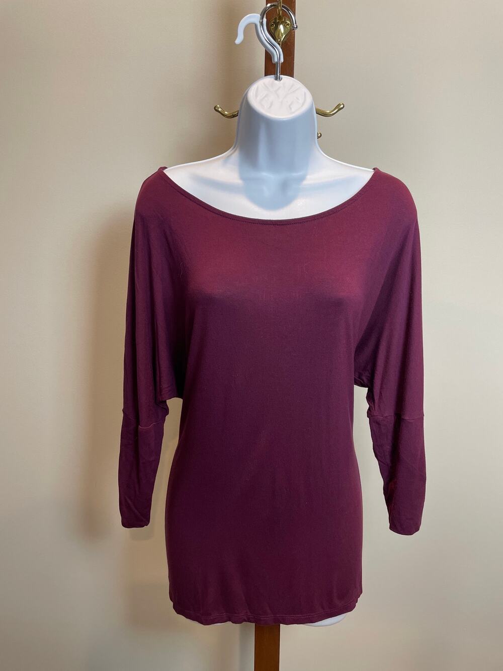 White House Black Market High Low Jersey Knit Top Size M Burgundy Long Sleeve